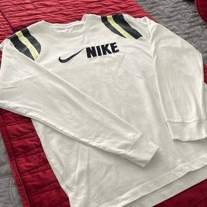 Nike, long sleeve white T-shirt, excellent condition